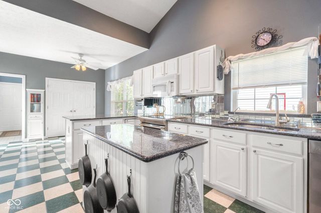 6521 E Coal Bluff Court, Camby, IN 46113