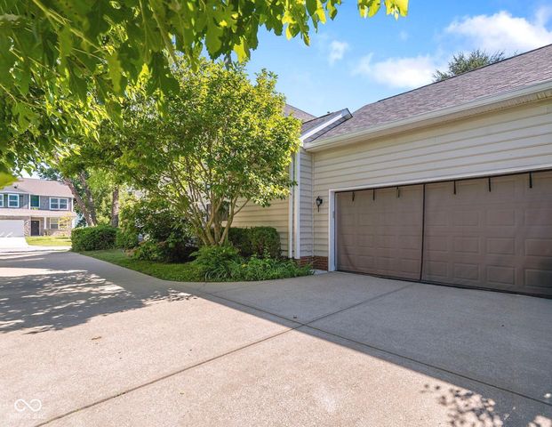 6521 E Coal Bluff Court, Camby, IN 46113