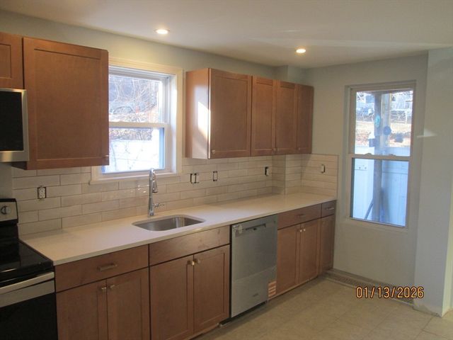 52 Vernon 1, Wakefield, MA 01880