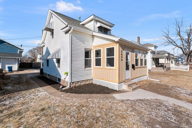 2644 main Street, Davenport, IA 50803