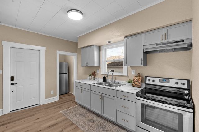 2644 main Street, Davenport, IA 50803