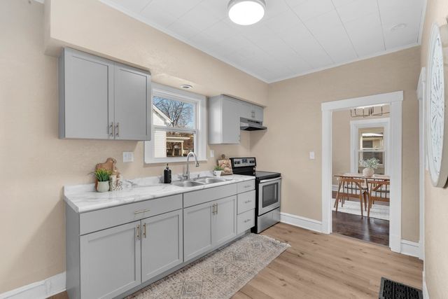 2644 main Street, Davenport, IA 50803