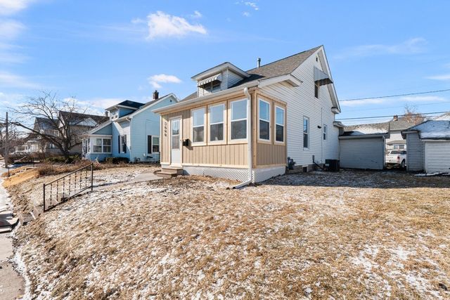 2644 main Street, Davenport, IA 50803