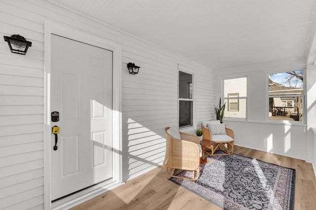 2644 main Street, Davenport, IA 50803