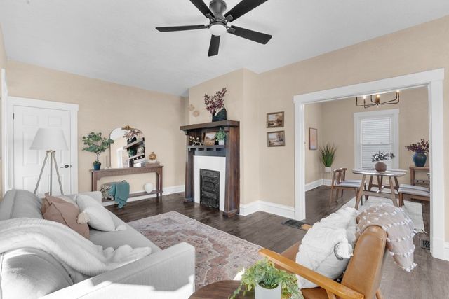 2644 main Street, Davenport, IA 50803