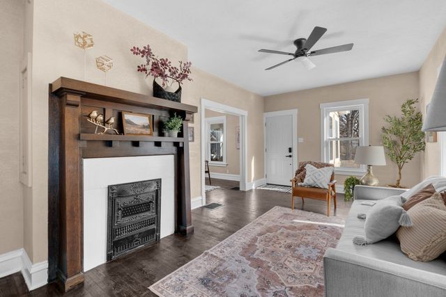 2644 main Street, Davenport, IA 50803