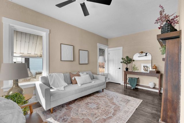 2644 main Street, Davenport, IA 50803