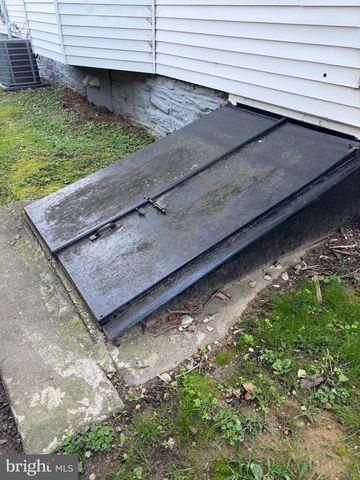 144 LEXINGTON AVE, Lansdowne, PA 19050