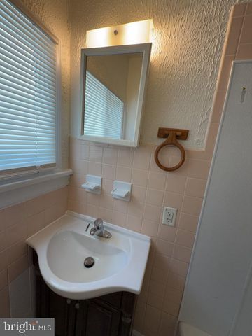 144 LEXINGTON AVE, Lansdowne, PA 19050