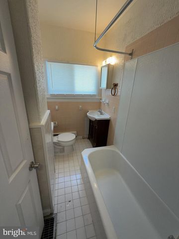 144 LEXINGTON AVE, Lansdowne, PA 19050