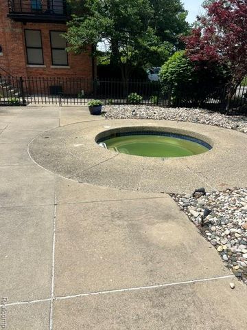 6533 E Jefferson Avenue 330E, Detroit, MI 48207
