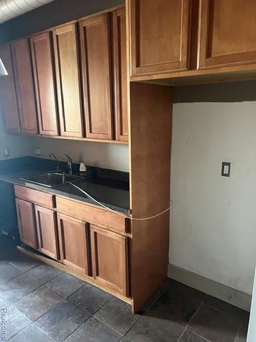 6533 E Jefferson Avenue 330E, Detroit, MI 48207