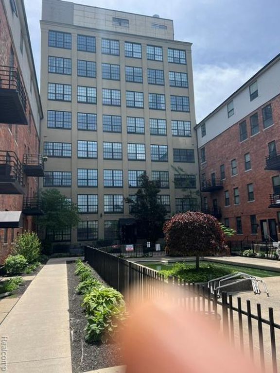 6533 E Jefferson Avenue 330E, Detroit, MI 48207
