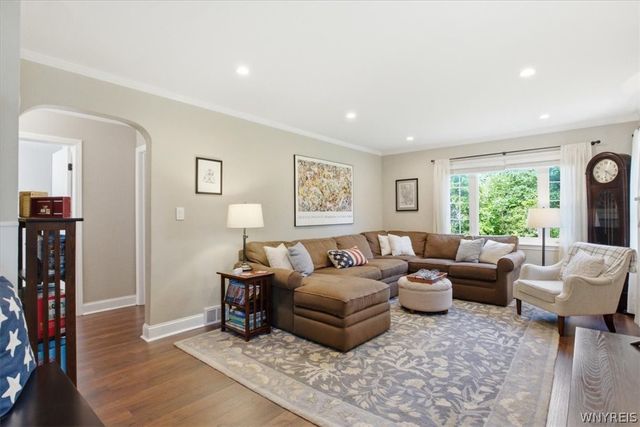 5370 Seneca Street, West Seneca, NY 14224