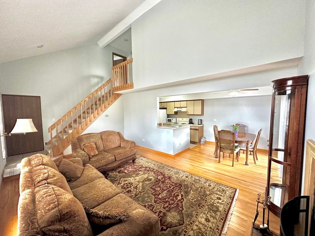 1133 N Knollwood Drive, Palatine, IL 60067