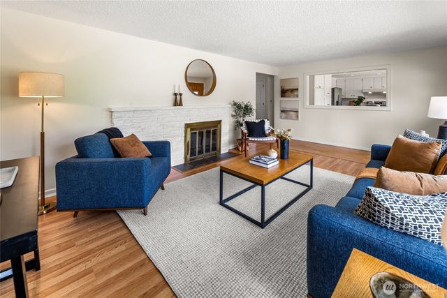 18930 66th Place W, Lynnwood, WA 98036