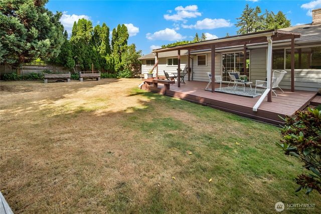 18930 66th Place W, Lynnwood, WA 98036