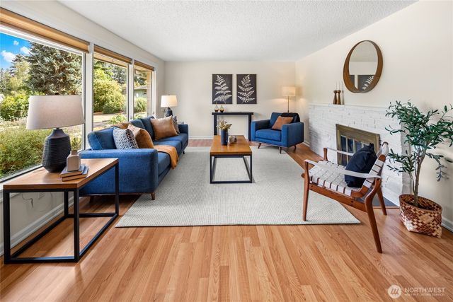 18930 66th Place W, Lynnwood, WA 98036