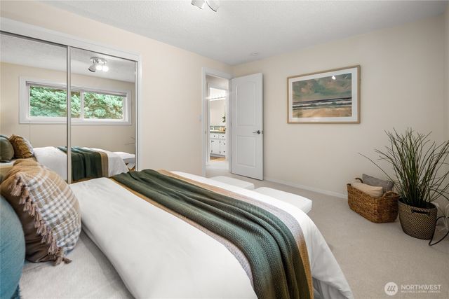 18930 66th Place W, Lynnwood, WA 98036