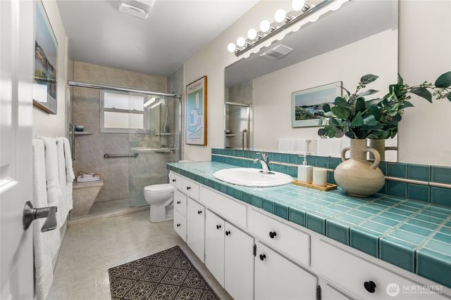 18930 66th Place W, Lynnwood, WA 98036