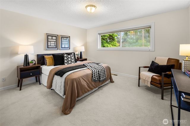 18930 66th Place W, Lynnwood, WA 98036