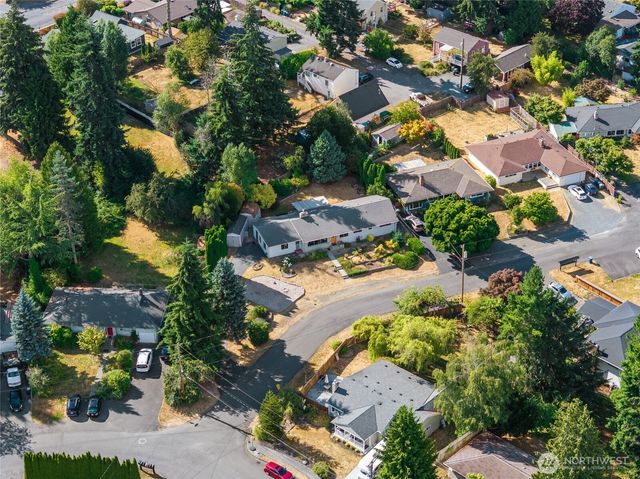 18930 66th Place W, Lynnwood, WA 98036