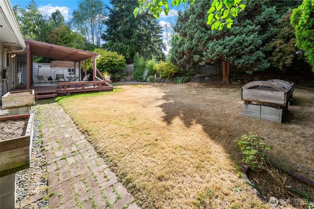 18930 66th Place W, Lynnwood, WA 98036