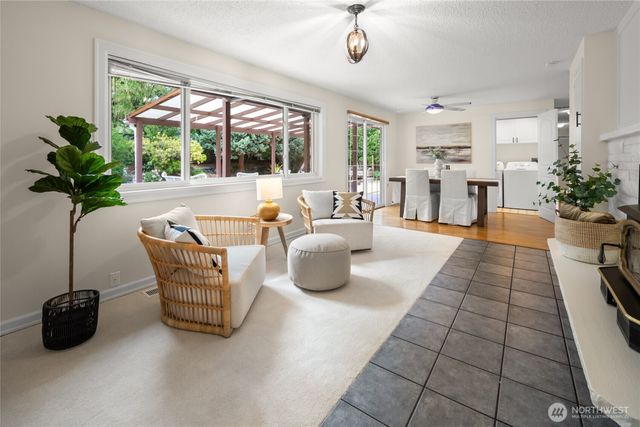 18930 66th Place W, Lynnwood, WA 98036