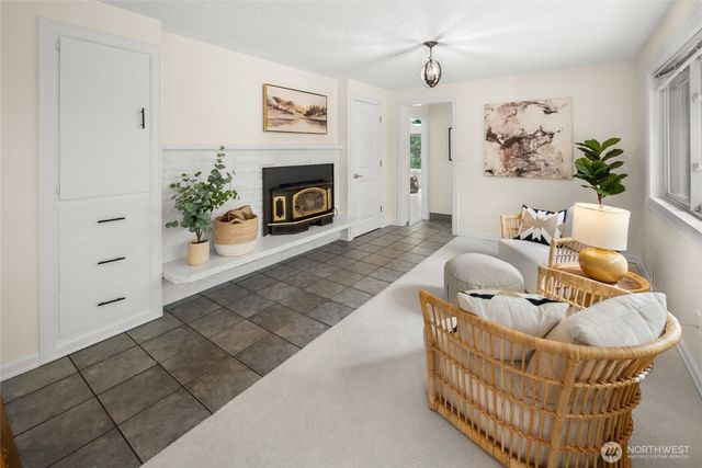 18930 66th Place W, Lynnwood, WA 98036
