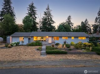 18930 66th Place W, Lynnwood, WA 98036
