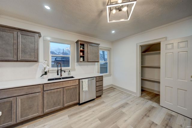 742 E Powell Avenue, Evansville, IN 47713