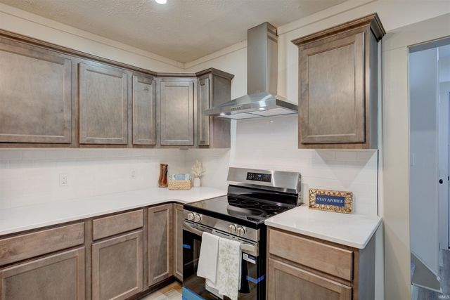 742 E Powell Avenue, Evansville, IN 47713