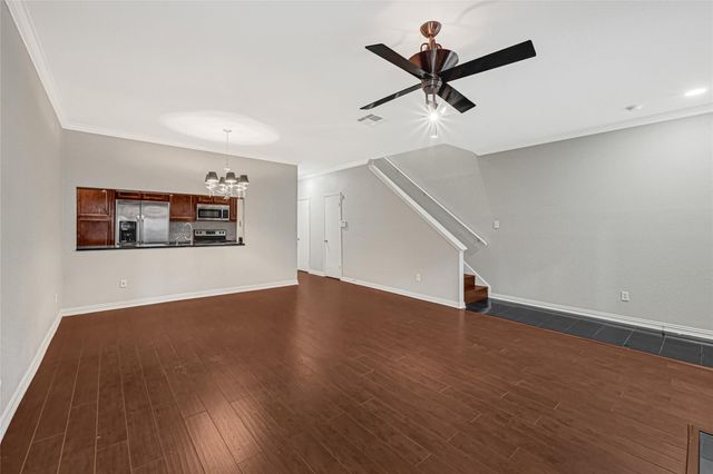 17487 Red Oak Drive 7487, Houston, TX 77090