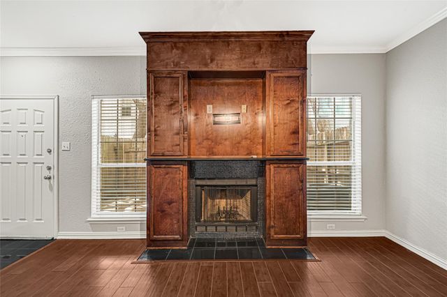 17487 Red Oak Drive 7487, Houston, TX 77090