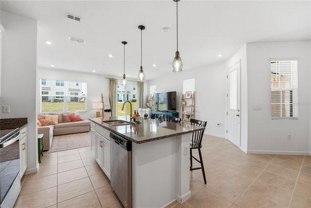 1122 SEASIDE MIST TRAIL, Kissimmee, FL 34747