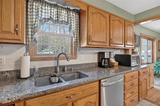 23 Briar Patch Lane, Clinton Corners, NY 12514