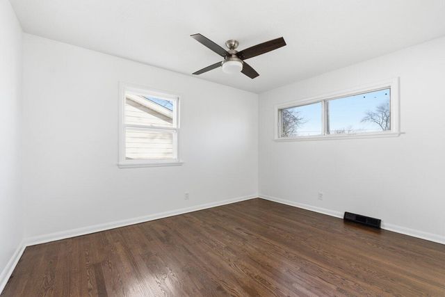 4326 N 15TH Street, Carter Lake, IA 51510