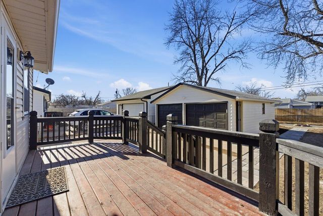 4326 N 15TH Street, Carter Lake, IA 51510
