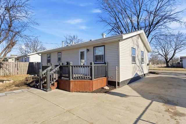 4326 N 15TH Street, Carter Lake, IA 51510