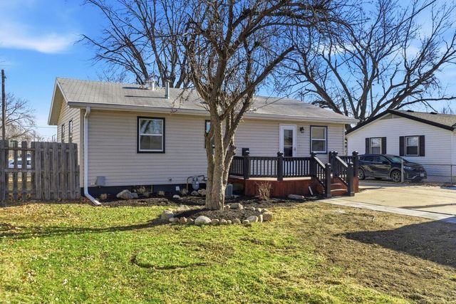 4326 N 15TH Street, Carter Lake, IA 51510