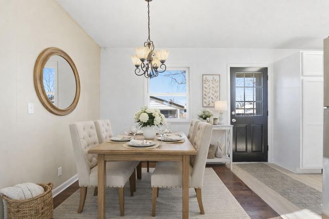 4326 N 15TH Street, Carter Lake, IA 51510