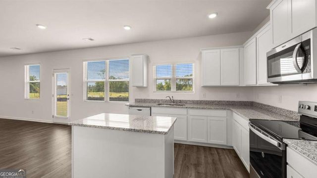 326 Friendship Oak Way, Hampton, GA 30228