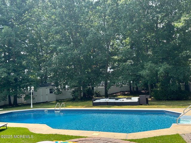 138 Nobility Court, Toms River, NJ 08755