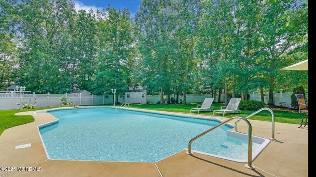 138 Nobility Court, Toms River, NJ 08755