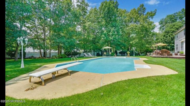 138 Nobility Court, Toms River, NJ 08755