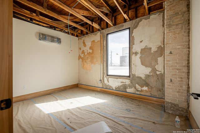 2601 S Flores, San Antonio, TX 78204