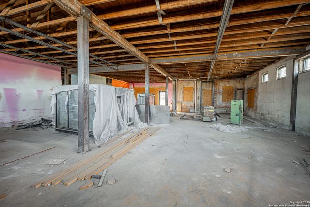 2601 S Flores, San Antonio, TX 78204