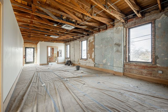 2601 S Flores, San Antonio, TX 78204