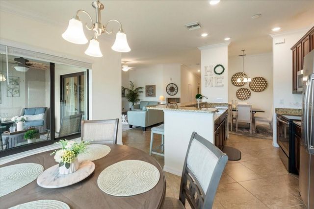 5614 PALMER CIRCLE 204, Lakewood Ranch, FL 34211