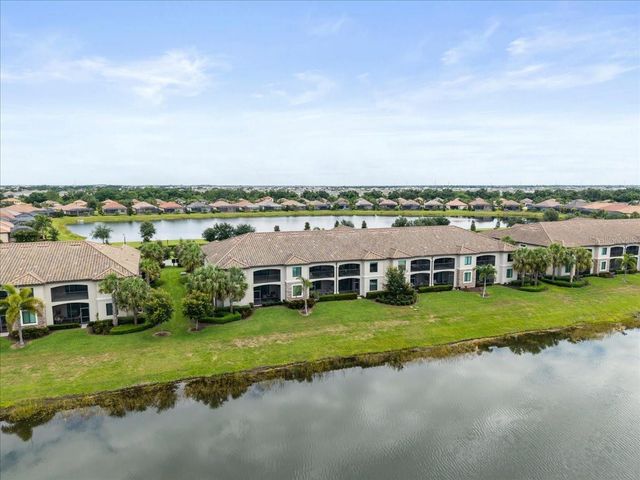 5614 PALMER CIRCLE 204, Lakewood Ranch, FL 34211